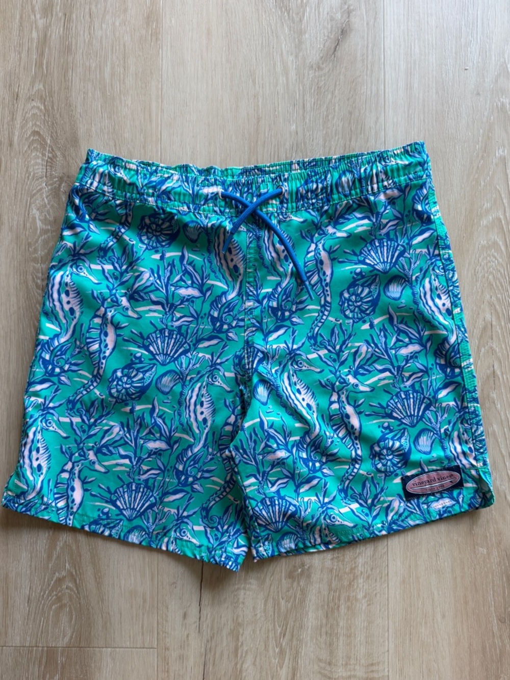 Vineyard Vines Green & Blue Seahorse Print Swim Shorts Men’s size Medium